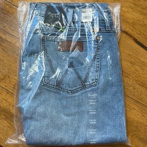 NWT brand new pair of Wrangler Retro slim boot.